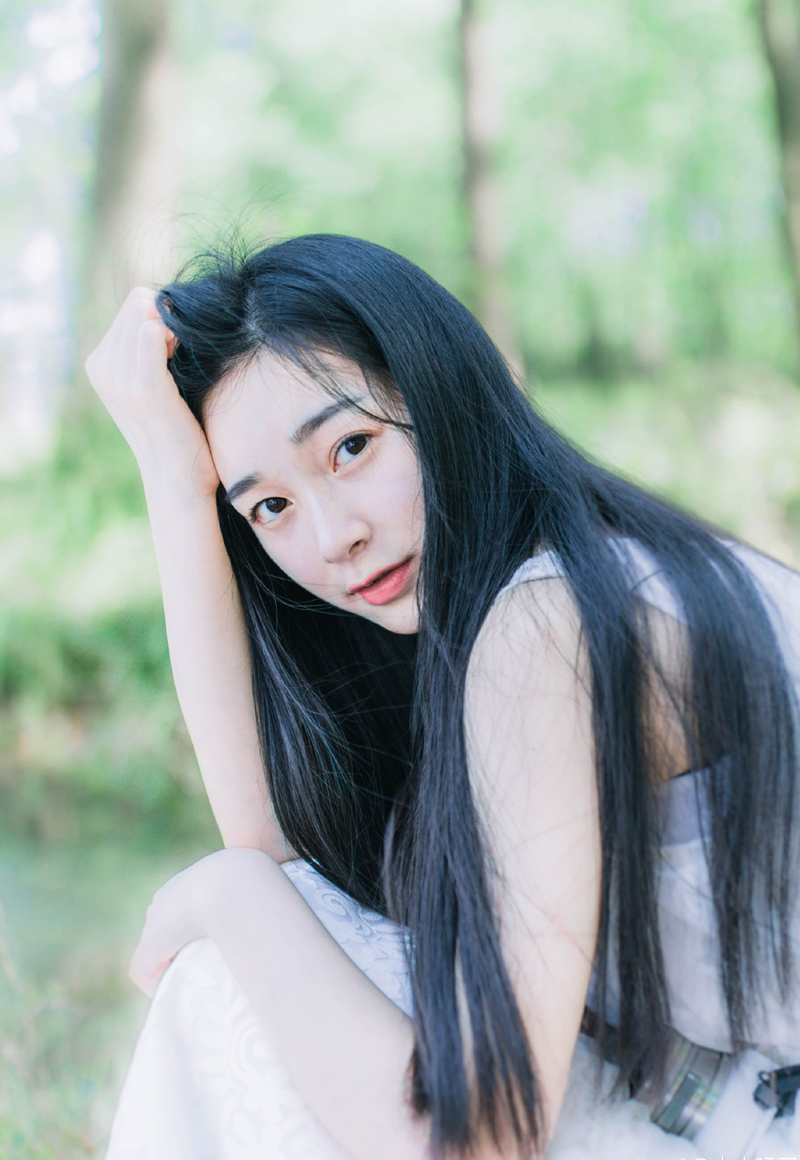 不管曹操怎么讨厌这东西，但毕竟代表着王权，曹操专门派了一支百人队的虎卫前来接印，以表示自己对王权的尊重。